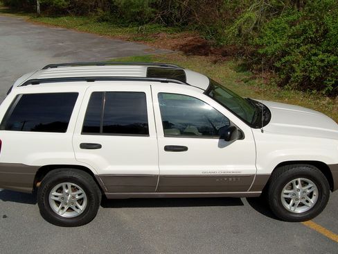 Used 2004 Jeep Grand Cherokee Laredo w/ Convenience Group image 14