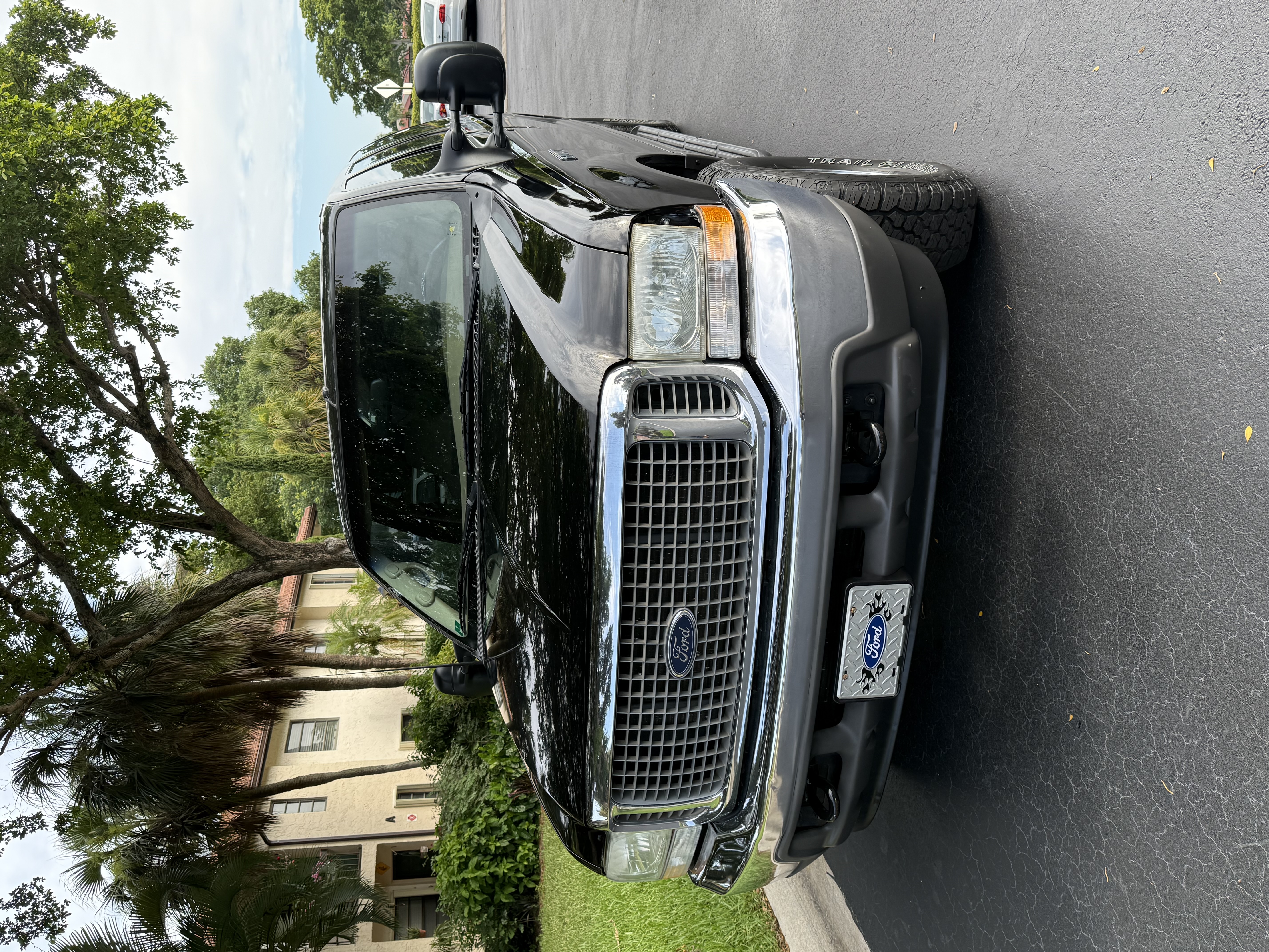 Used 2002 Ford Excursion XLT AWD/4WD image 4