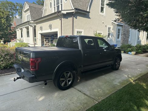 Used 2017 Ford F150 Lariat AWD/4WD image 5