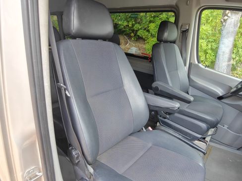 Used 2014 Mercedes-Benz Sprinter 2500 image 17
