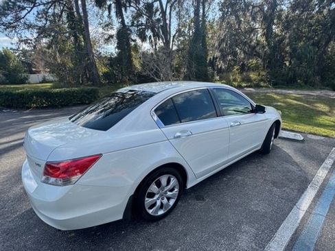 Used 2010 Honda Accord EX-L image 9