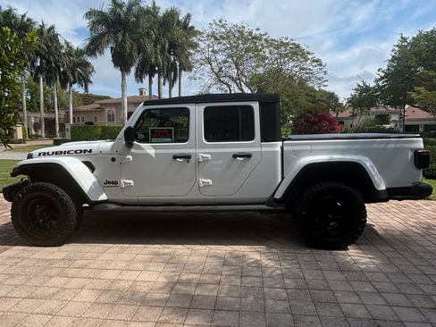 Used 2020 Jeep Gladiator Rubicon image 1