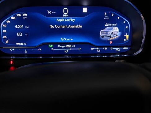 Used 2022 Chevrolet Suburban Premier RWD image 9