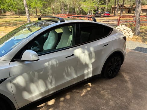 Used 2023 Tesla Model Y Performance AWD/4WD image 6