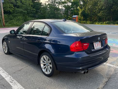 Used 2011 BMW 328i xDrive Sedan AWD/4WD image 5