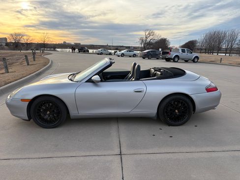 Used 2001 Porsche 911 Carrera image 12