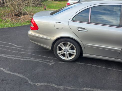 Used 2004 Mercedes-Benz E 500 E 500 Sedan 4D image 8