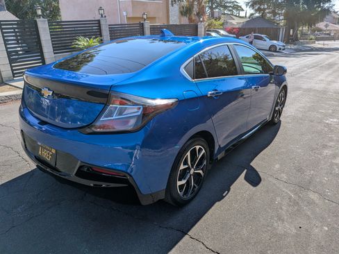 Used 2017 Chevrolet Volt LT w/ Comfort Package image 5