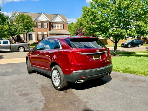 Used 2018 Cadillac XT5 FWD image 2