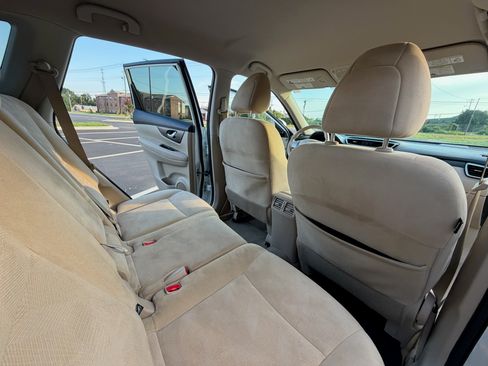 Used 2015 Nissan Rogue SV FWD image 15