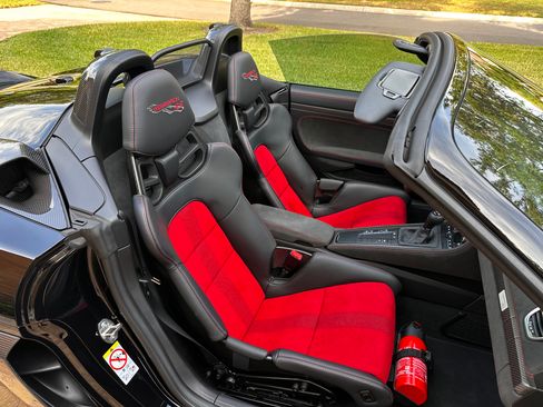 Used 2025 Porsche 718 Boxster Spyder RS RWD image 13