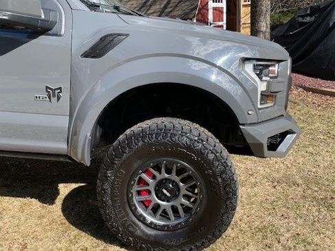 Used 2020 Ford F150 Raptor w/ Equipment Group 802A Luxury image 9