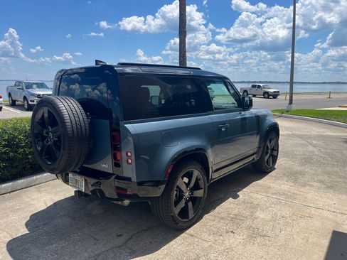 Used 2023 Land Rover Defender 90 X-Dynamic SE AWD/4WD image 4