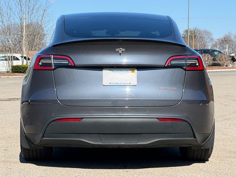Used 2022 Tesla Model Y Performance image 6