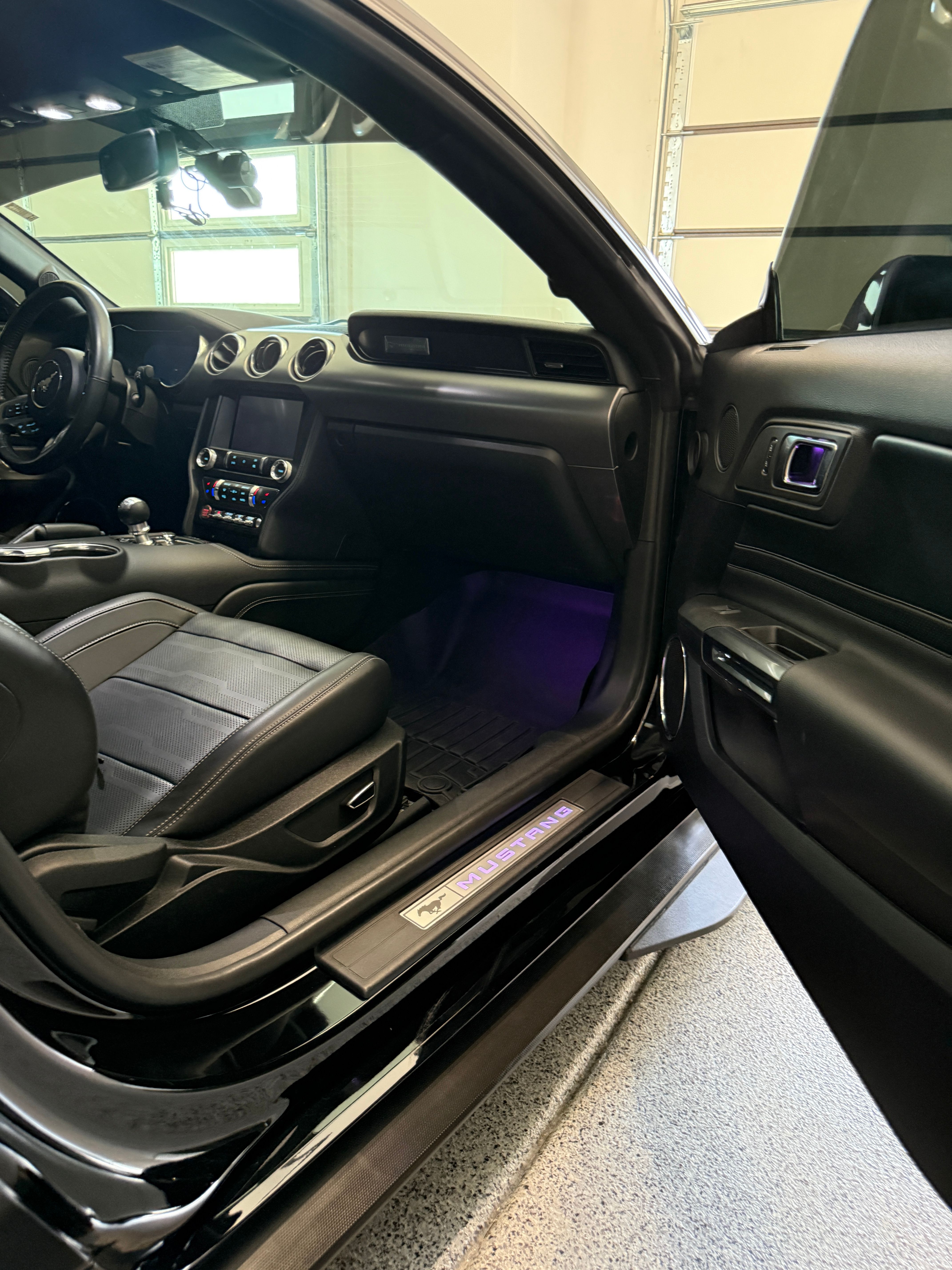 Used 2019 Ford Mustang GT Premium w/ Equipment Group 401A RWD image 23