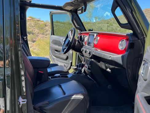 Used 2021 Jeep Gladiator Rubicon image 8