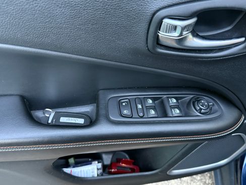 Used 2019 Jeep Compass Latitude w/ Popular Equipment Group image 21