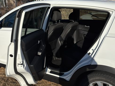 Used 2015 Kia Sportage LX image 2