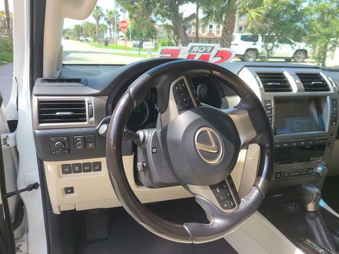 Used 2021 Lexus GX 460 Premium w/ Premium Package image 14