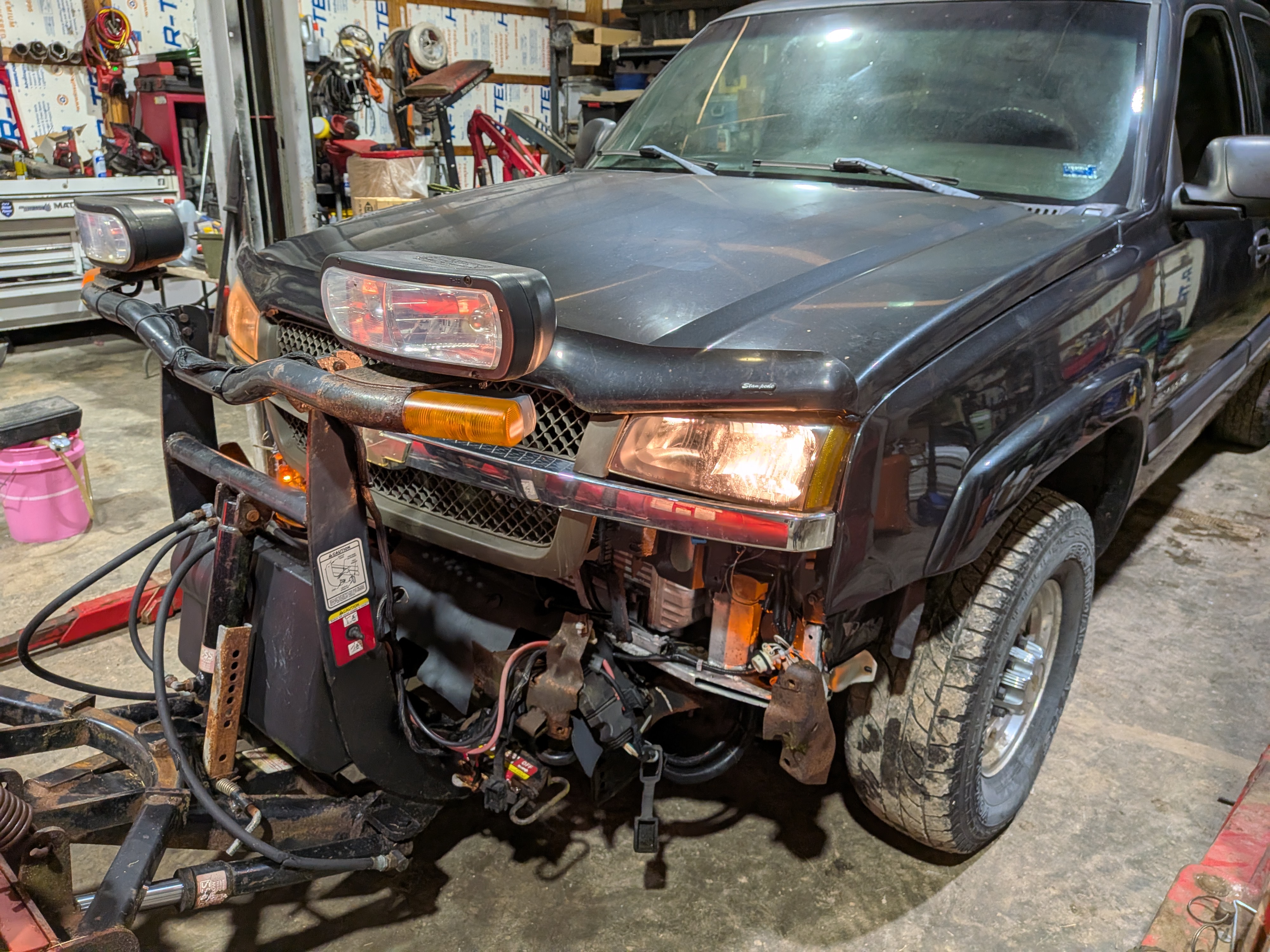 Used 2003 Chevrolet Silverado 2500 LS w/ Snow Plow Prep Package AWD/4WD image 11