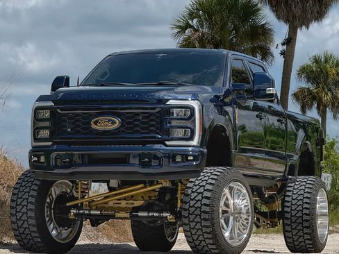 Used 2023 Ford F250 Lariat w/ Sport Appearance Package AWD/4WD image 1