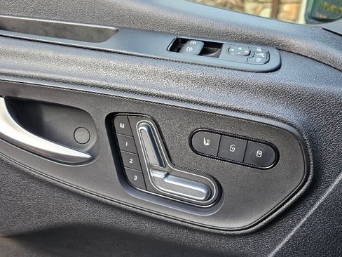 Used 2022 Mercedes-Benz Sprinter 2500 image 18