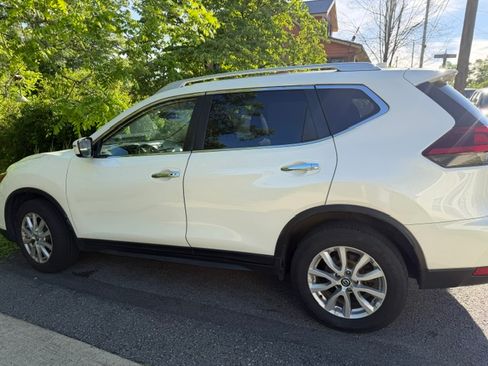 Used 2018 Nissan Rogue SV AWD/4WD image 11