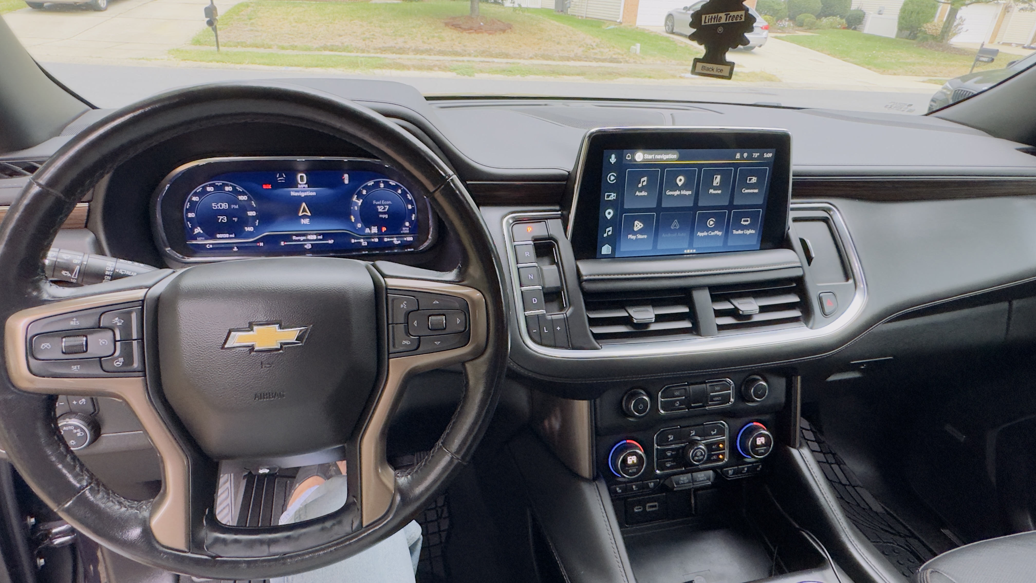 Used 2022 Chevrolet Suburban High Country AWD/4WD image 16