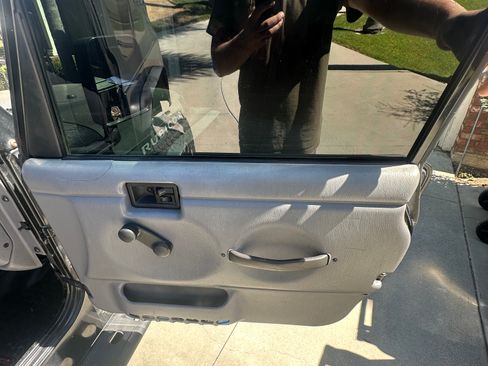 Used 1998 Jeep Wrangler SE image 18