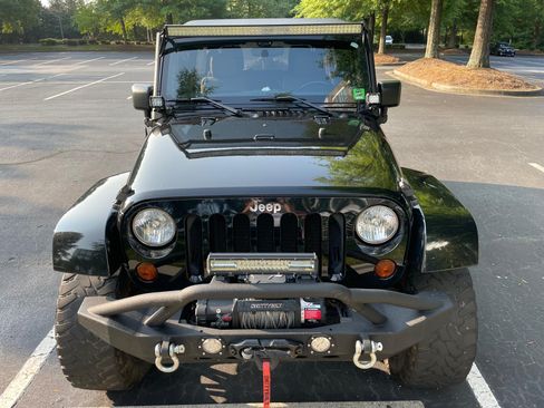 Used 2011 Jeep Wrangler Unlimited Sahara w/ Dual Top Group AWD/4WD image 8