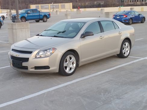 Used 2011 Chevrolet Malibu LS image 1