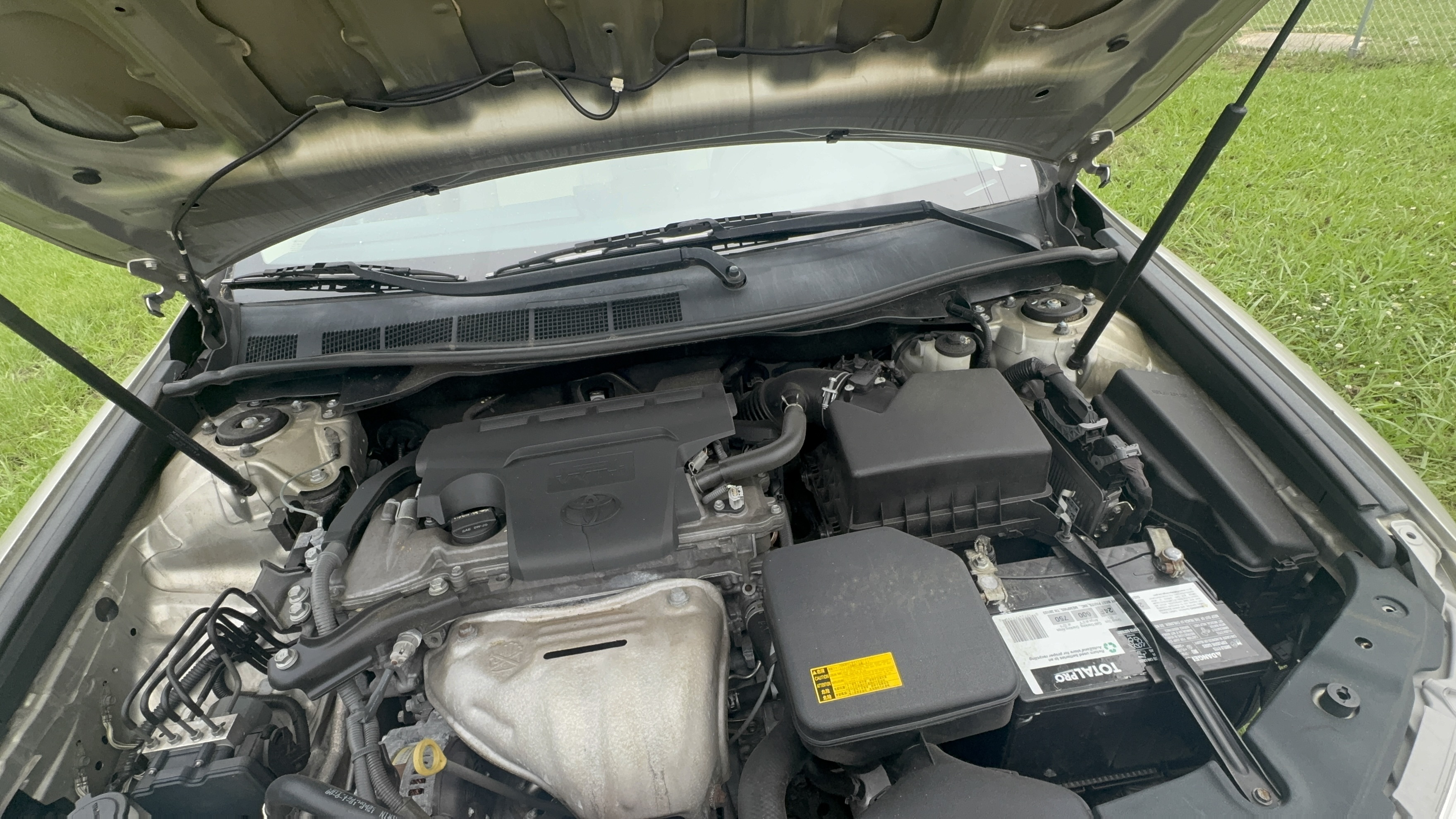 Used 2014 Toyota Camry FWD image 16