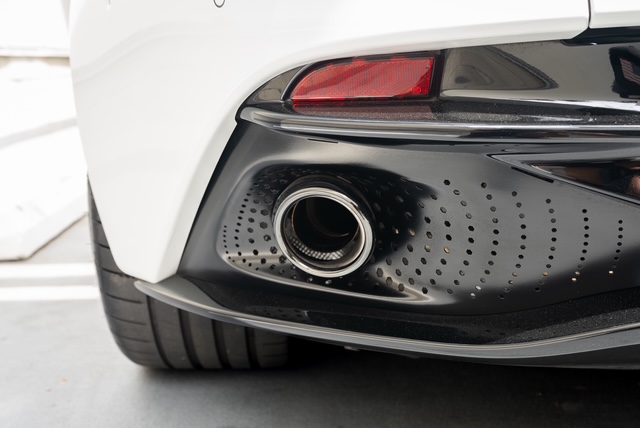 Used 2025 Aston Martin DB12 Convertible RWD image 11