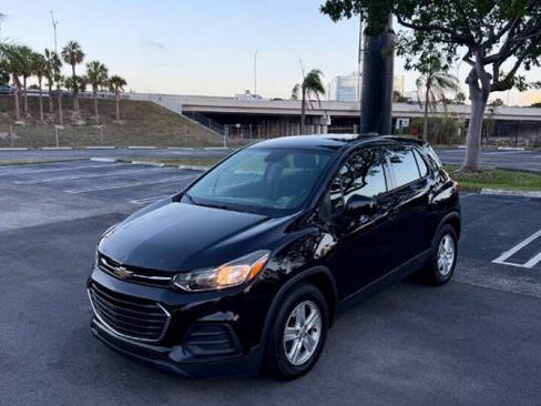 Used 2019 Chevrolet Trax LS w/ Tint and Cruise Package AWD/4WD image 2