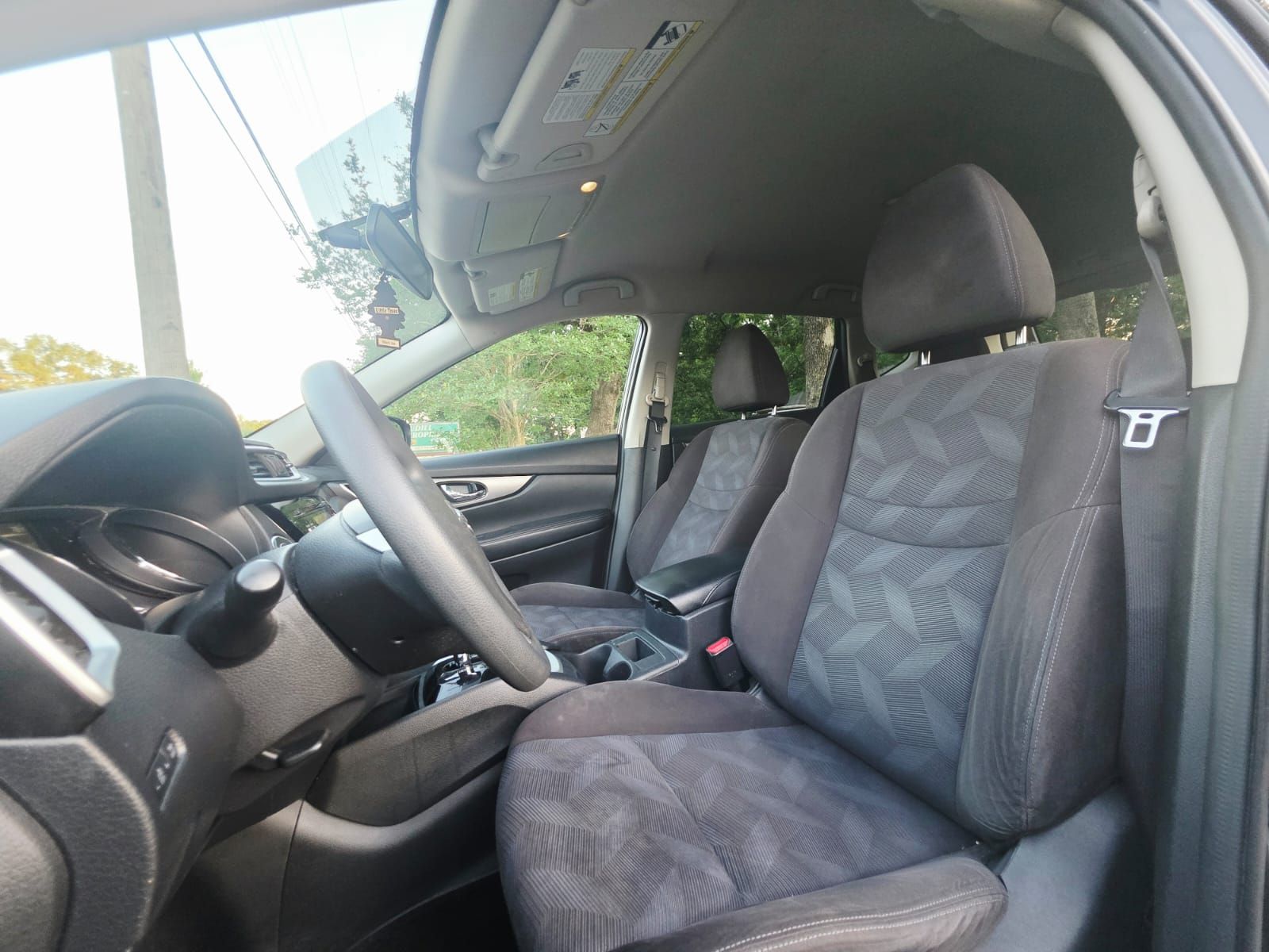 Used 2015 Nissan Rogue SV AWD/4WD image 13