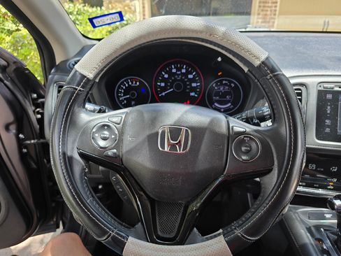 Used 2018 Honda HR-V EX-L image 22