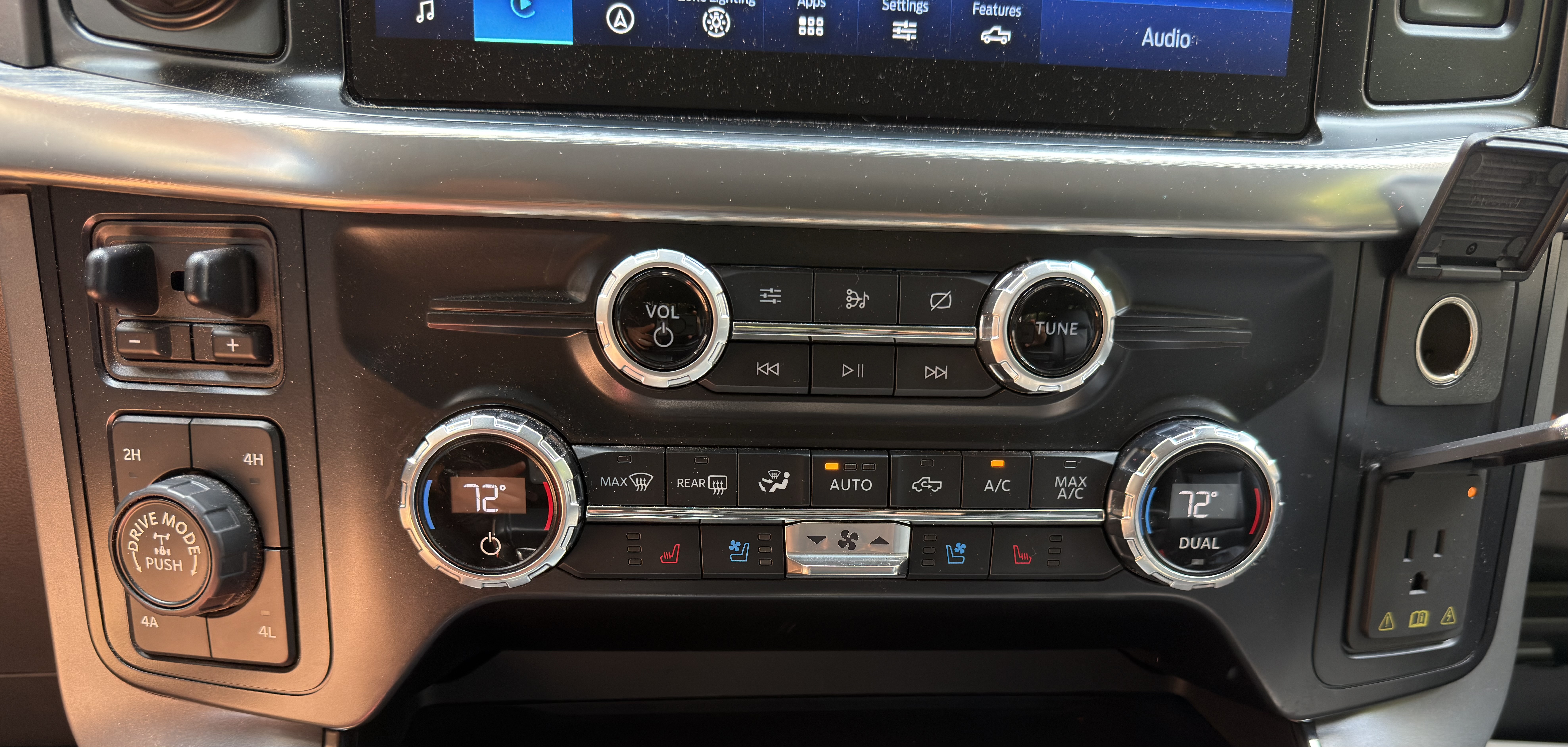 Used 2021 Ford F150 Lariat w/ Max Trailer Tow Package AWD/4WD image 19