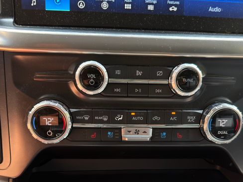 Used 2021 Ford F150 Lariat w/ Max Trailer Tow Package AWD/4WD image 19