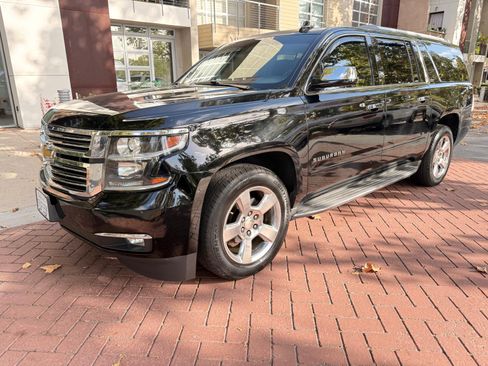 Used 2015 Chevrolet Suburban LTZ image 2