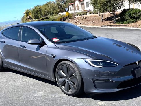 Used 2022 Tesla Model S Standard Range image 1