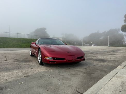 Used 2004 Chevrolet Corvette Coupe w/ Preferred Equipment Group RWD image 12