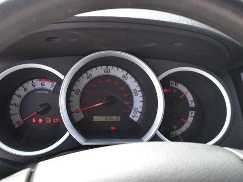 Used 2014 Toyota Tacoma 4x4 Regular Cab image 14