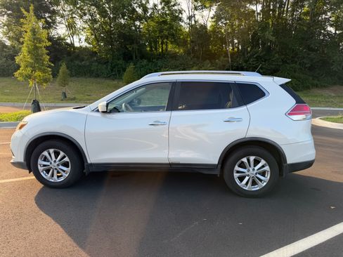 Used 2015 Nissan Rogue SV FWD image 4