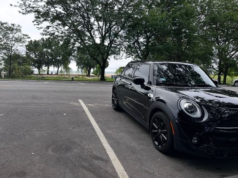 Used 2020 MINI Cooper S FWD image 4