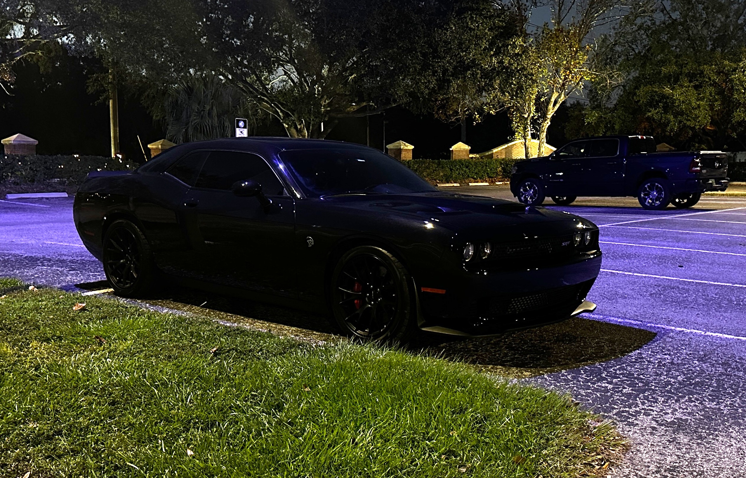 Used 2015 Dodge Challenger SRT Hellcat RWD image 2