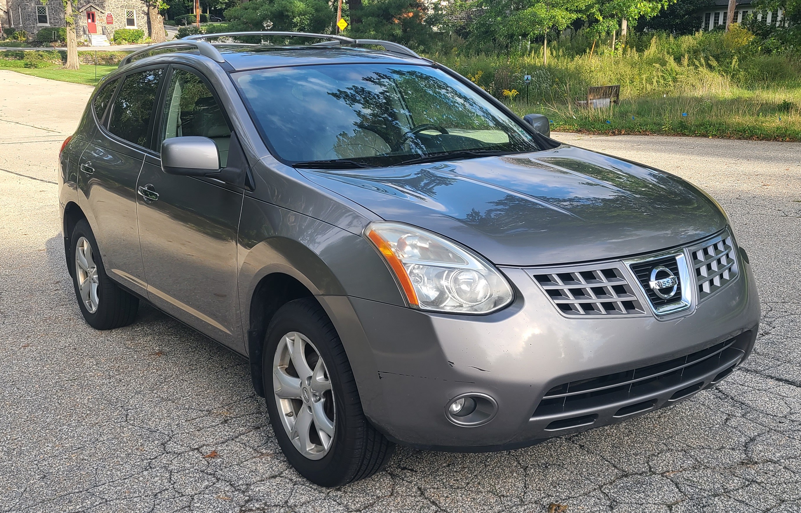 Used 2010 Nissan Rogue SL w/ Premium Pkg AWD/4WD image 2