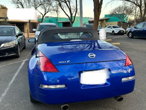 Used 2005 Nissan 350Z Touring RWD image 9