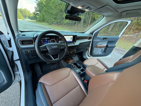 Used 2023 Ford Maverick Lariat w/ Lariat Luxury Package AWD/4WD image 16