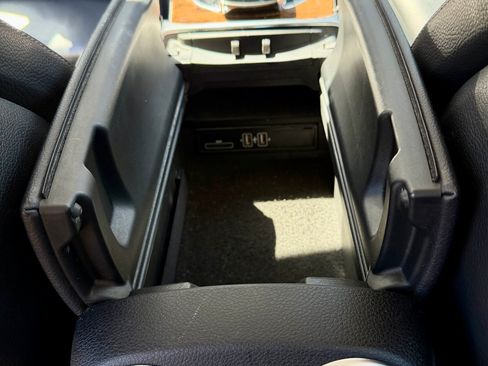 Used 2015 Mercedes-Benz C 300 4MATIC Sedan image 19