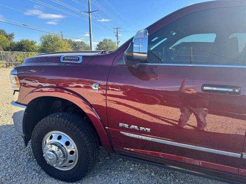 Used 2022 RAM 3500 Limited w/ Max Tow Package image 2